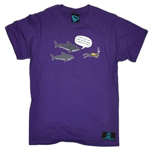 CAMISETA DE CUMPLEAÑOS DIVERTIDA Diving Dont Eat The Thing On His Back - Imagen 1 de 33