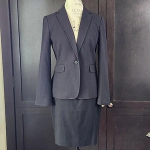 Classic Banana Republic Dark Navy/White Pinstriped Skirt Suit Size 8 PETITE - Picture 1 of 12