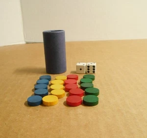 Parcheesi Spiel 1989 Ersatz 20 Spielmarken Movers Würfel und Tasse Y13 - Bild 1 von 5