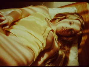 Model PHOTO SHOOT Nude 35MM Slide (4499) - Picture 1 of 3