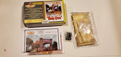 Bar Mills 554 Gasolinera Escala O en Shady Grove -- Kit Foto 1 de 3