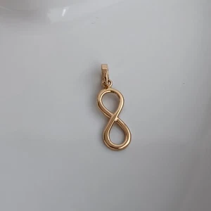 Dije colgante infinito de oro amarillo de 18k ocho bucles abiertos amuleto de la suerte 20 mm 750 NUEVO - Imagen 1 de 7