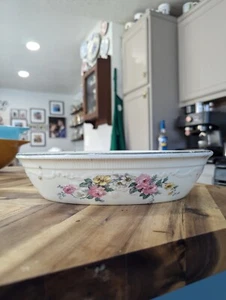 Homer Laughlin HLC896 Pie Baking Plate 10 5/8" Oven Serve Green Embossed Leaves - Picture 1 of 3
