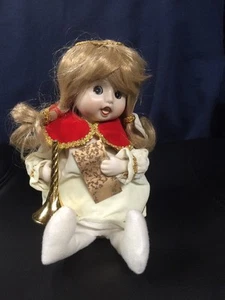 Enesco Christmas Angel Doll. Animated Musical. 1982. - Picture 1 of 9