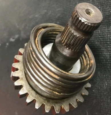 Eje y engranaje de arranque Kawasaki KX250 1974-76 P/N 13066-034 usado original Foto 1 de 4