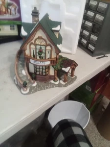 Weihnachtsmann Werkbank Trank und Pille beleuchtet Apotheker - Bild 1 von 8