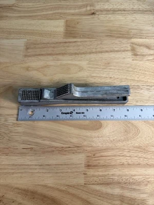 Винтажный пресс для чеснока литой алюминий Fortuna A.Ahner Австрия 8 дюймов - Изображение 1 из 4