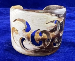 Vintage 1970s Ornate Carved ANTLER HORN Wide CUFF Style BANGLE Bracelet - Picture 1 of 5