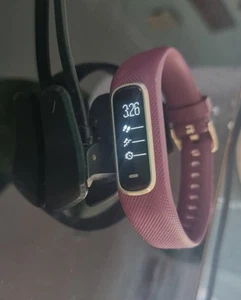 Garmin Vivosmart 4 With USB Charger Watch Activity Tracker Purple - Picture 1 of 1