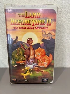 The Land Before Time 2 THE GREAT VALLEY ADVENTURE - VHS Clamshell - Picture 1 of 7