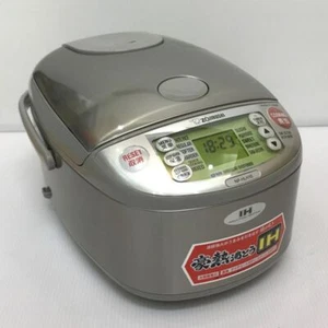 ZOJIRUSHI Oversea version  NP-HLH10-XA 5.5 Cup 220-230V SE Plug  From JAPAN NEW - Picture 1 of 1