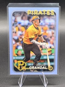 2024 Topps Update - Yasmani Grandal #US333 Father's Day Powder Blue SP 31/50 - Picture 1 of 2
