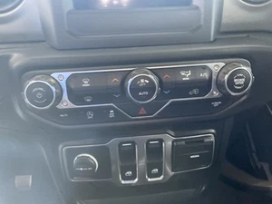 Temperature Control Automatic Temperature Control Fits 21-23 WRANGLER 1003513 - Picture 1 of 12