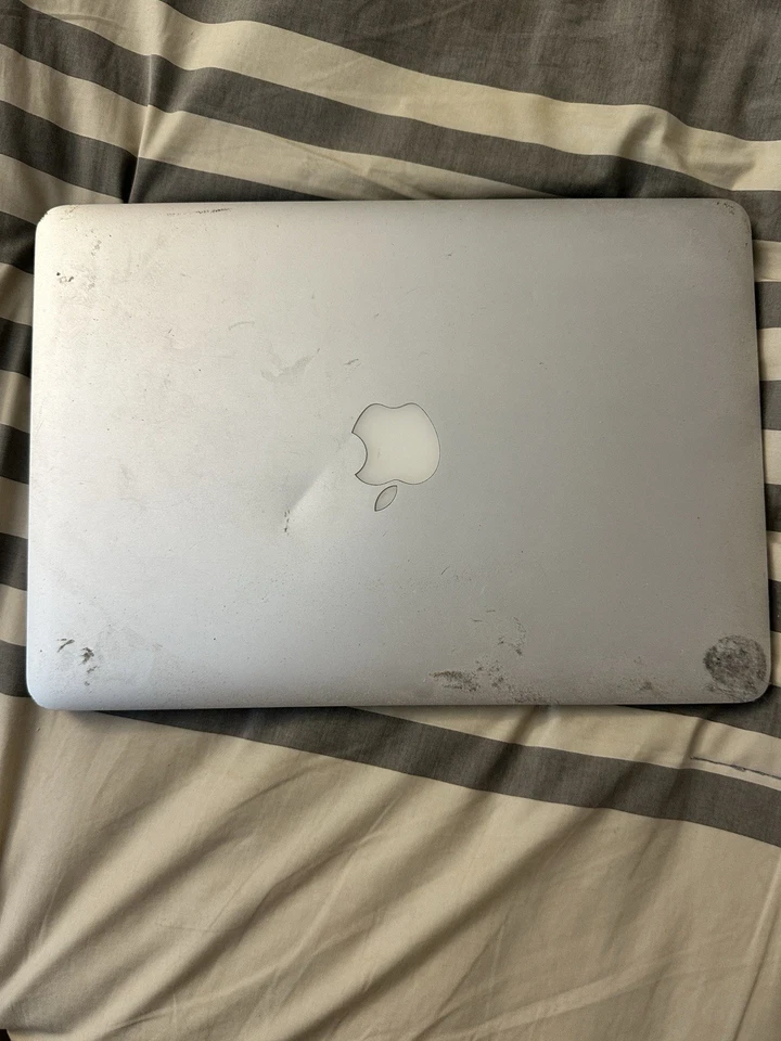 Apple MacBook Laptop Silver - Image 1 of 1
