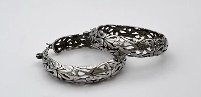 Pendientes tipo argolla de filigrana de plata de ley Jez Jezlaine  Foto 1 de 4