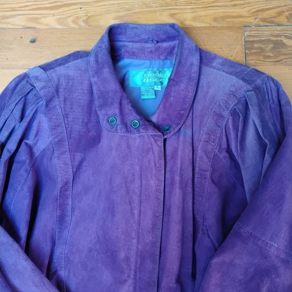 Chaqueta morada de cuero gamuza Assets de diseño vintage Foto 1 de 4
