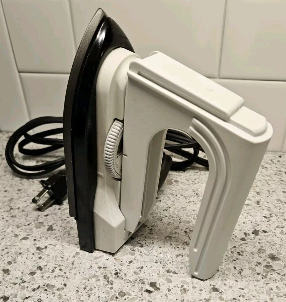 Clover Craft Iron B-68SP Compacto Viaje Stick-Resistente Sin Pulverizador probado Foto 1 de 4