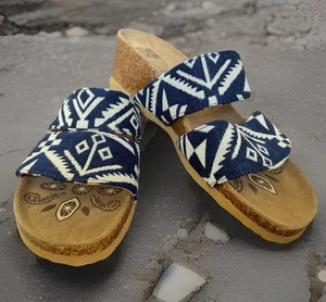 Sandalias MUK LUKS para mujer talla 7 azul estampado suroeste doble correa cuñas deslizables - Imagen 1 de 10