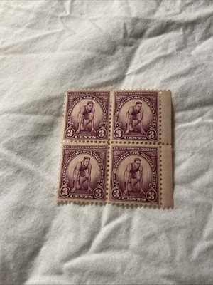 U.S.-(-1932-)-Sc.#718-RUNNER,LOS ANGELES OLYMPIC Games-BLOCK Of 4-Stamps-MNH-#11 - Image 1 of 2