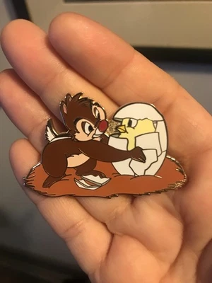 Disney Shopping Pin 69197 Dale Chicken In The Rough Le 250 - Image 1 of 2