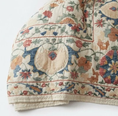 Pottery Barn Penélope Artesanal Acolchado Bordado King/Cal King 108 x 92 Foto 1 de 4