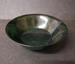 One highly polished Chinese spinach jade bowl w thin wall 13. 5cm diameter - Picture 1 of 5
