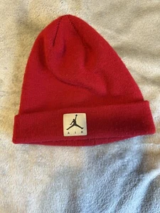 NIKE AIR Jordan Boys Jumpman Logo Cuffed Beanie Youth 8-20 Gym Red - Picture 1 of 4