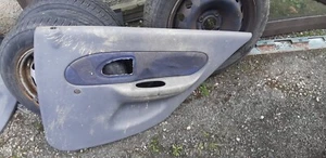 Türverkleidung hinten rechts Renault Clio 2 Phase 1 4-türig blau 7700411373 - Bild 1 von 1