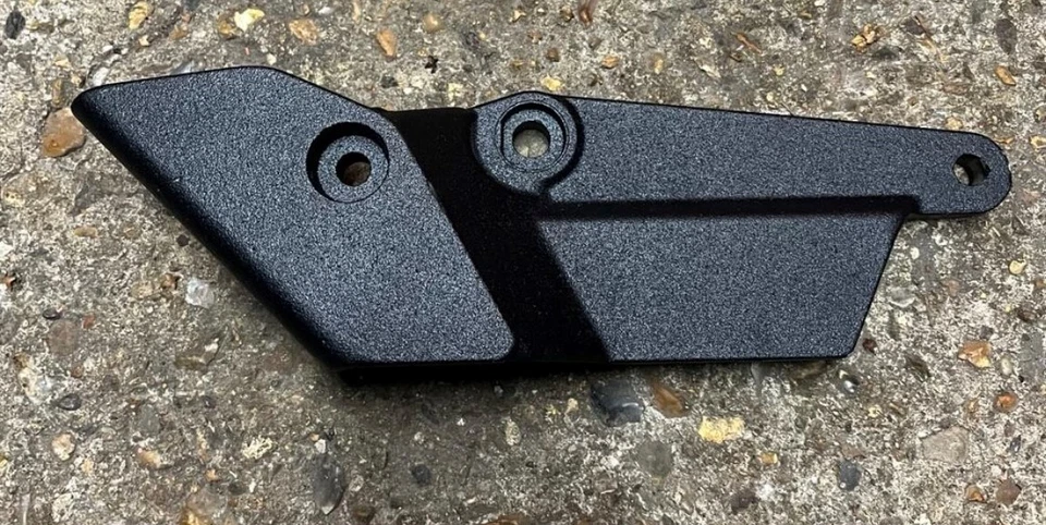 PLACA DE CONTROL REPOSAPIÉS TRASERO IZQUIERDO TRIUMPH DAYTONA 900 GENUINO USADO T2080052 Foto 1 de 1