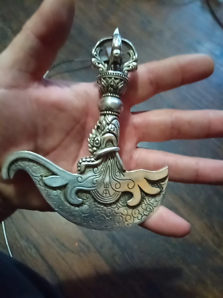 Hacha de mano ritual de exorcismo Vajra Dorje Phurpa de plata tibetana de 4,8" Foto 1 de 4