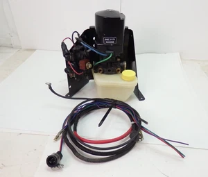 MerCruiser - Alpha One / Bravo Power Trim bomba inclinable + soporte - 55 horas - agua fresca - Imagen 1 de 10