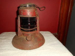 DEITZ Traffic Gard No. 40 Lantern Red Glass Globe Utility Lamp NY Original Paint - Photo 1 sur 12