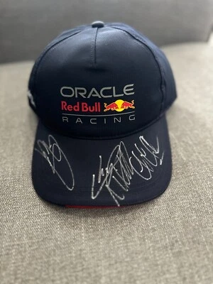 Sombrero firmado Max Verstappen, Sergio Pérez, Christian Horner y David Coulthard  Foto 1 de 4