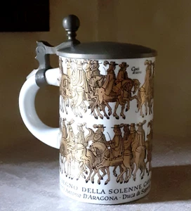 BOCCALE BIRRA TEDESCO IN CERAMICA CON COPERCHIO PELTRO Novo Solenne cavalcata .. - Foto 1 di 11
