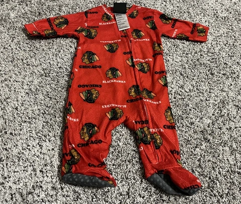 NHL Chicago Blackhawks sleeper Footie Pajamas - Baby 0-3 Months Cover