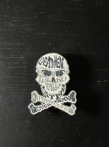 Disney Pin Dead Men Tell No Tales Pirates Of The Caribbean 2014 Skull Crossbones - Picture 1 of 2