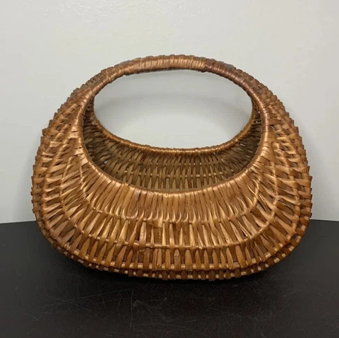 Vtg Woven Oval Brown Basket Farmhouse Wicker Reed Round Handle 10” Home Decor Cover