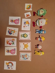 1983 Vintage Rainbow Brite PVC 2” Figurine Set di 4,Carte N Adesivi,Sprites1210 - Foto 1 di 22