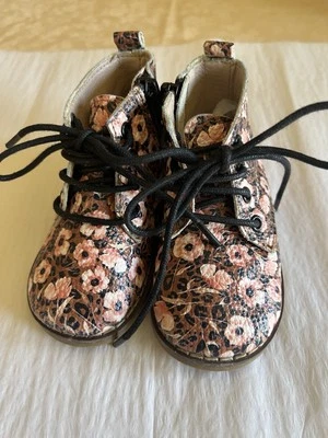 Zapatos Little Penguin Patrón Floral Alto Cremallera Lateral 12-18 Mos Foto 1 de 4