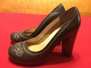 EXCHANGE CHARLES DAVID Dress Shoes Army Green Slip On Leather Pumps Heels 5.5B - Picture 1 of 10