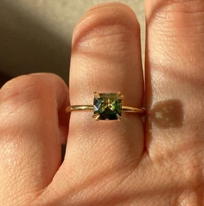1.00CT Cushion Cut Simulated Green Emerald 10K Yellow Gold Women Engagement Ring - Picture 1 of 6