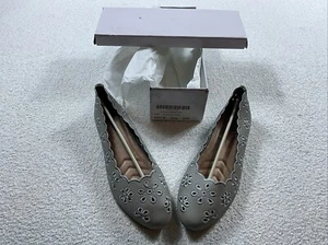 Damen-Ballerinas US9 grau Blumen bestickt neu im Karton 6301-N - Bild 1 von 6