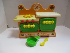 Vintage Strawberry Shortcake Sweet Scents Kitchen 1984 No. 99200 Stove/Oven - Picture 1 of 19