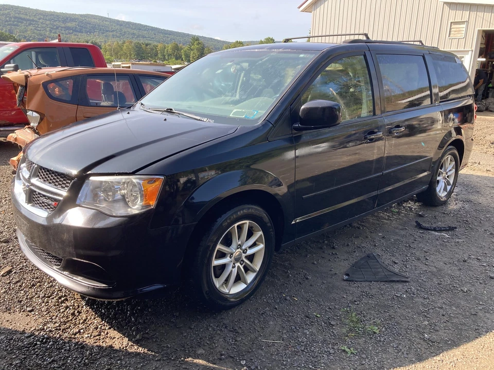 16 DODGE CARAVAN Crossmember/cradle/undercarria (NO SHIPPING) - Image 1 of 4