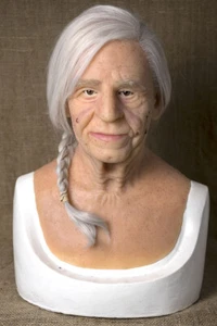 "Abuela Roberta"" Máscara de Silicona Halloween Hecha a Mano Realista Alta Calidad - Imagen 1 de 6