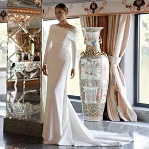 Elegant Mermaid Wedding Dress Scoop Neck Long Sleeved Lace Applique Bridal Gowns - Picture 1 of 8