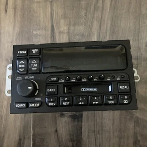 OEM GM DELCO 10321326 STEREO AM/FM Radio Cassette PLAYER - Picture 1 of 9