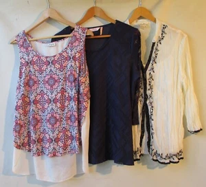 size 16 Bulk lot 3 tops 3 items black white blue - Picture 1 of 7
