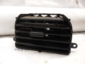 Isuzu Trooper Bighorn 3.1 91-02 Gen2 OSF RH dashboard air vent  - Picture 1 of 2