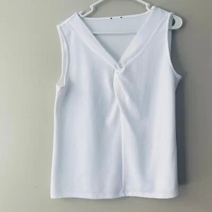 White sleeveless knot front top  (M/L) - Picture 1 of 3